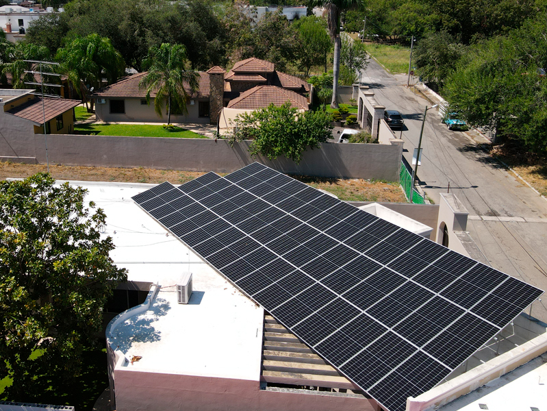 paneles solares en residencia